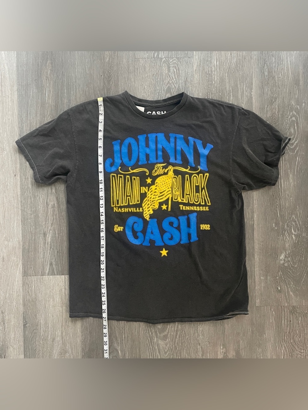 Johnny Cash Man in Black Graphic T-Shirt Western Streetwear Festival - Picture 6 of 6